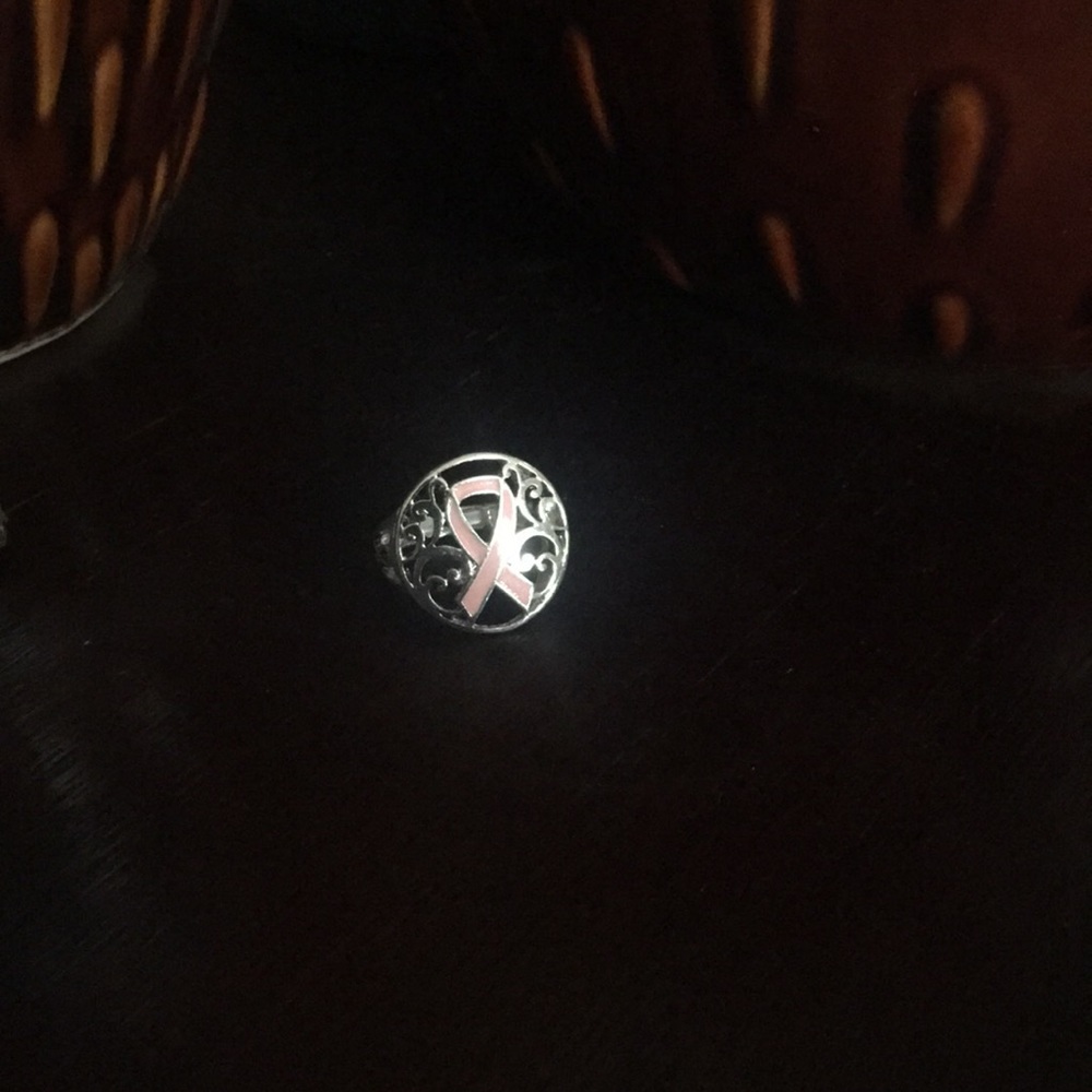 BEAUTIFUL 🎀🎀🎀 pink ribbon awareness rings !!!